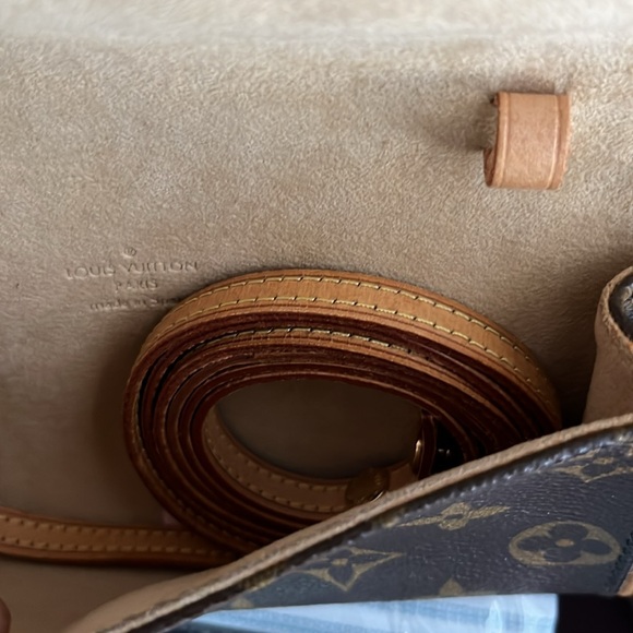 AUTHENTIC LOUIS VUITTON MONOGRAM TWIN POCHETTE CA0090 Clutch/Crossbody bag - Picture 9 of 11